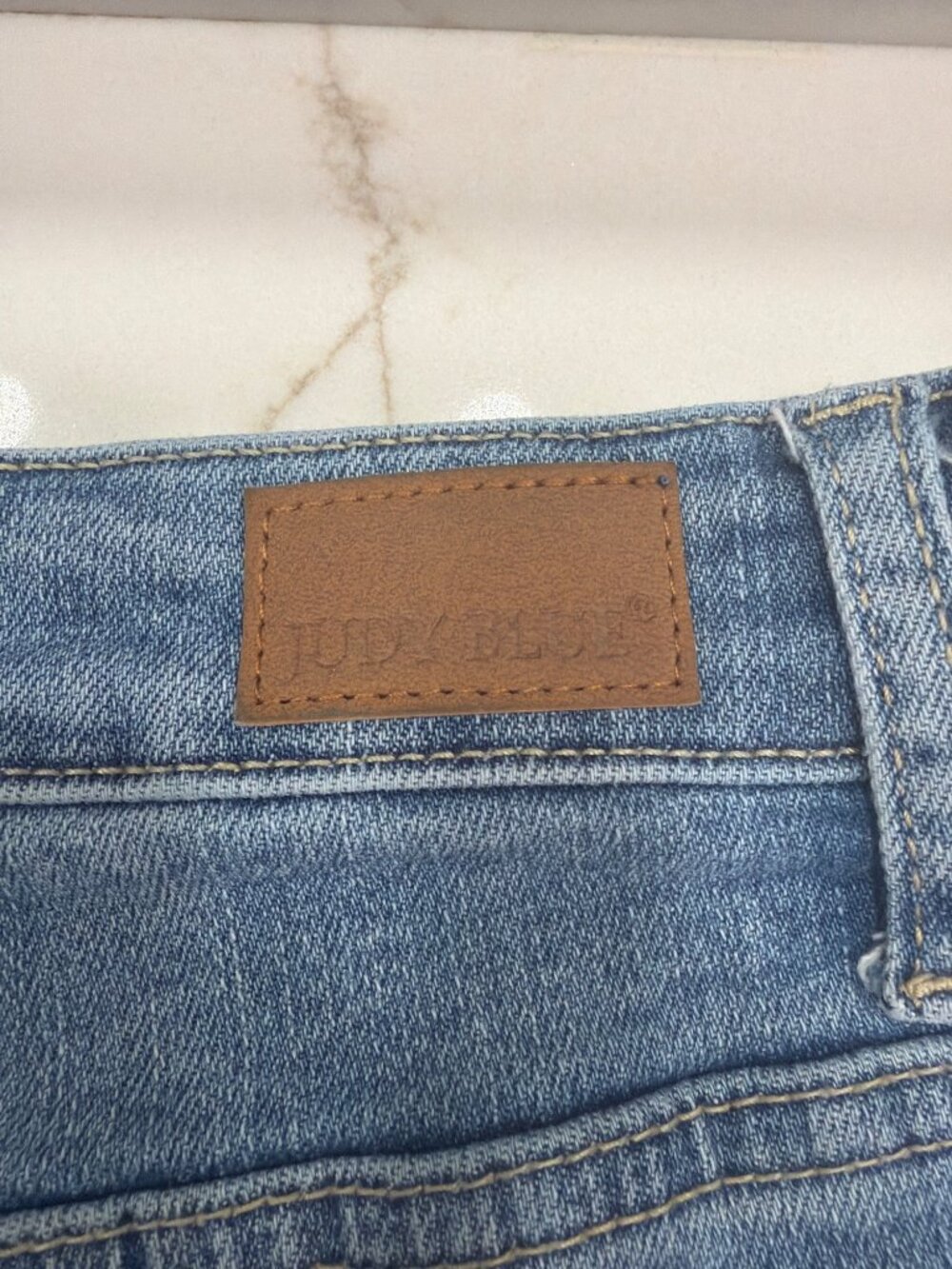 Judy Blue Cuffed Jean Shorts 3" Inseam Size L Casual Summer Comfort - Picture 8 of 8